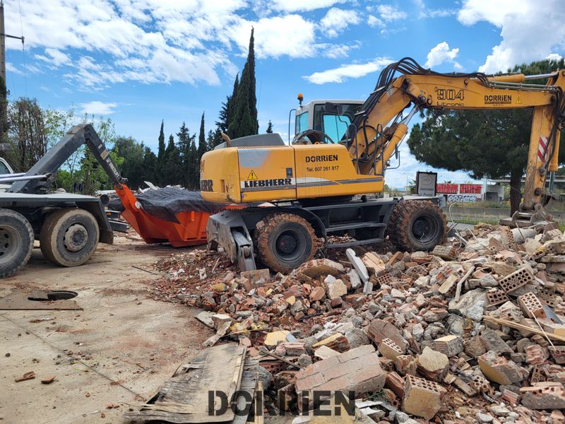 trabajos de derribos de casa en Salou. Dorrien Reus